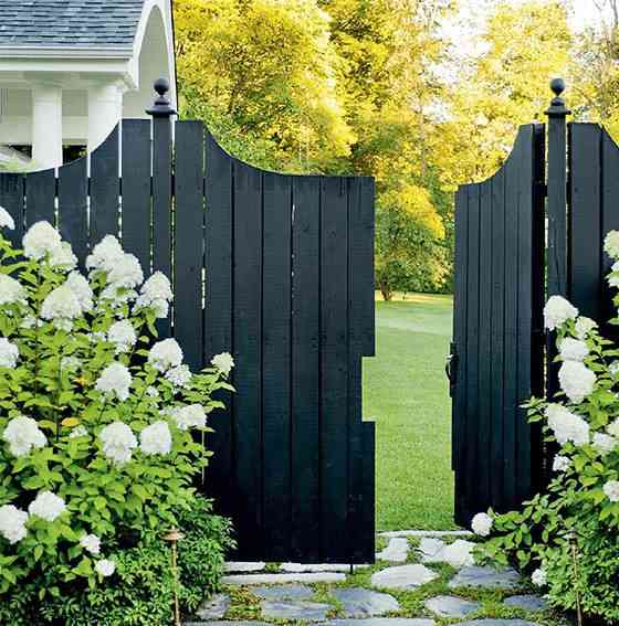 Exterior painting Brighton East – house facade and fence repainted by Newline Painting