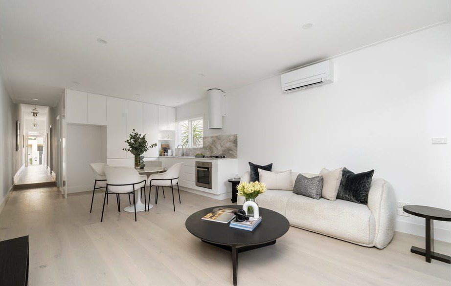 Interior painting Hawthorn – modern home refreshed by Newline Painting with premium Dulux paints