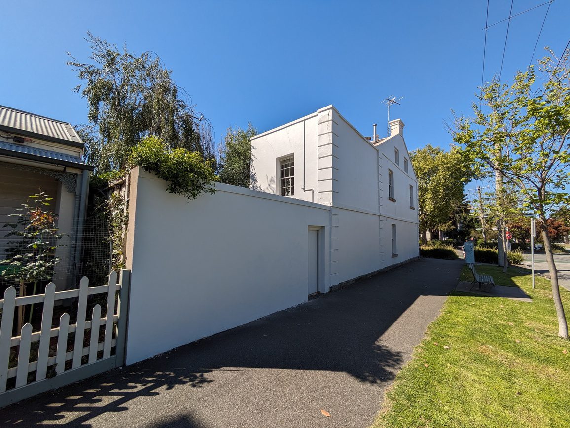 Exterior painting Dandenong – house facade and fence repainted by Newline Painting