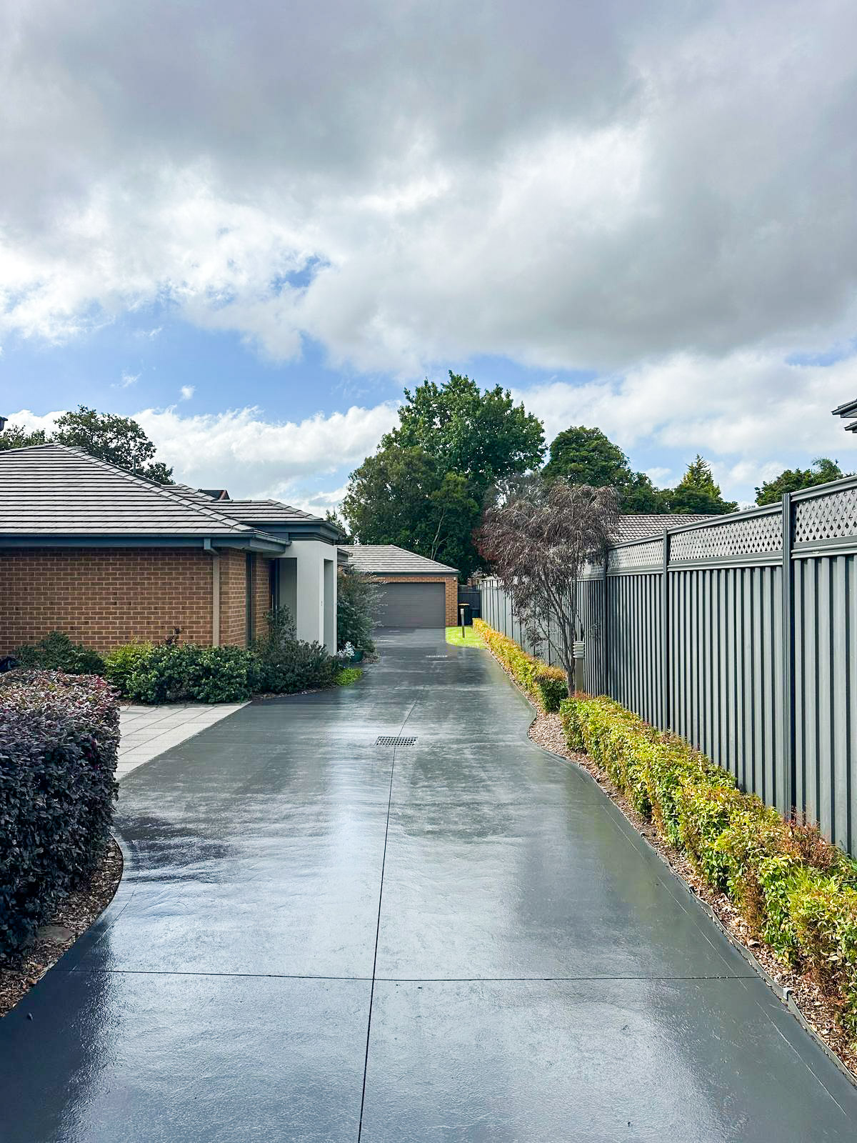 Exterior painting Port Melbourne – house facade and fence repainted by Newline Painting